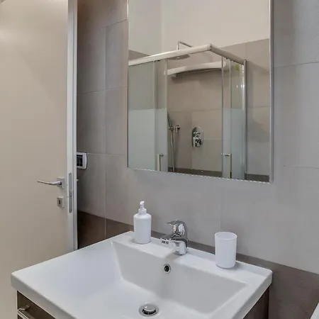 New Intimate Near Bisceglie M1 아파트 밀라노